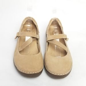 Vionic Judith Tan Leather Slip-On Maryjane